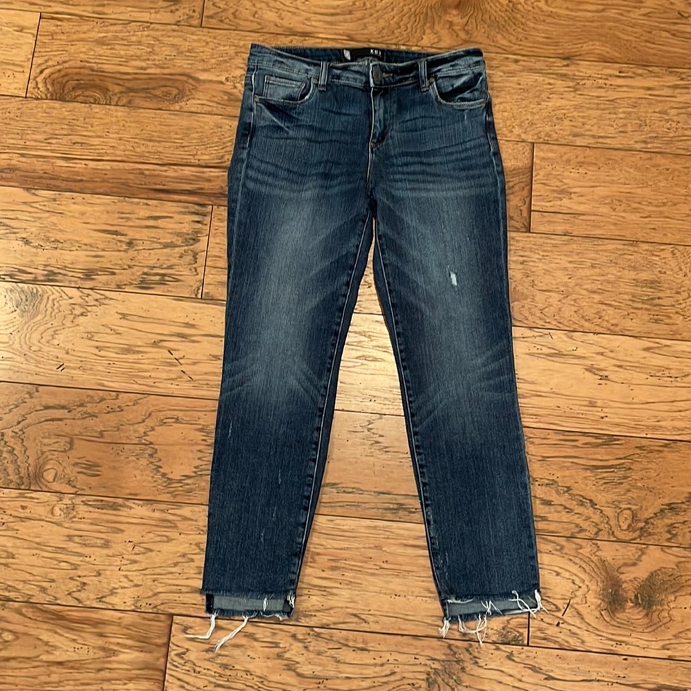 Unique Hem Kut Distressed Jeans Size 6